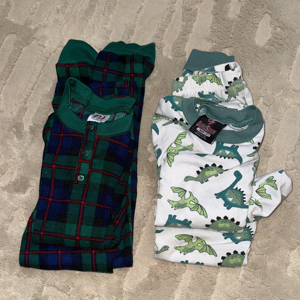 The Children's Place Dinosaur and Plaid Pajama Set - Green, White, and Blue